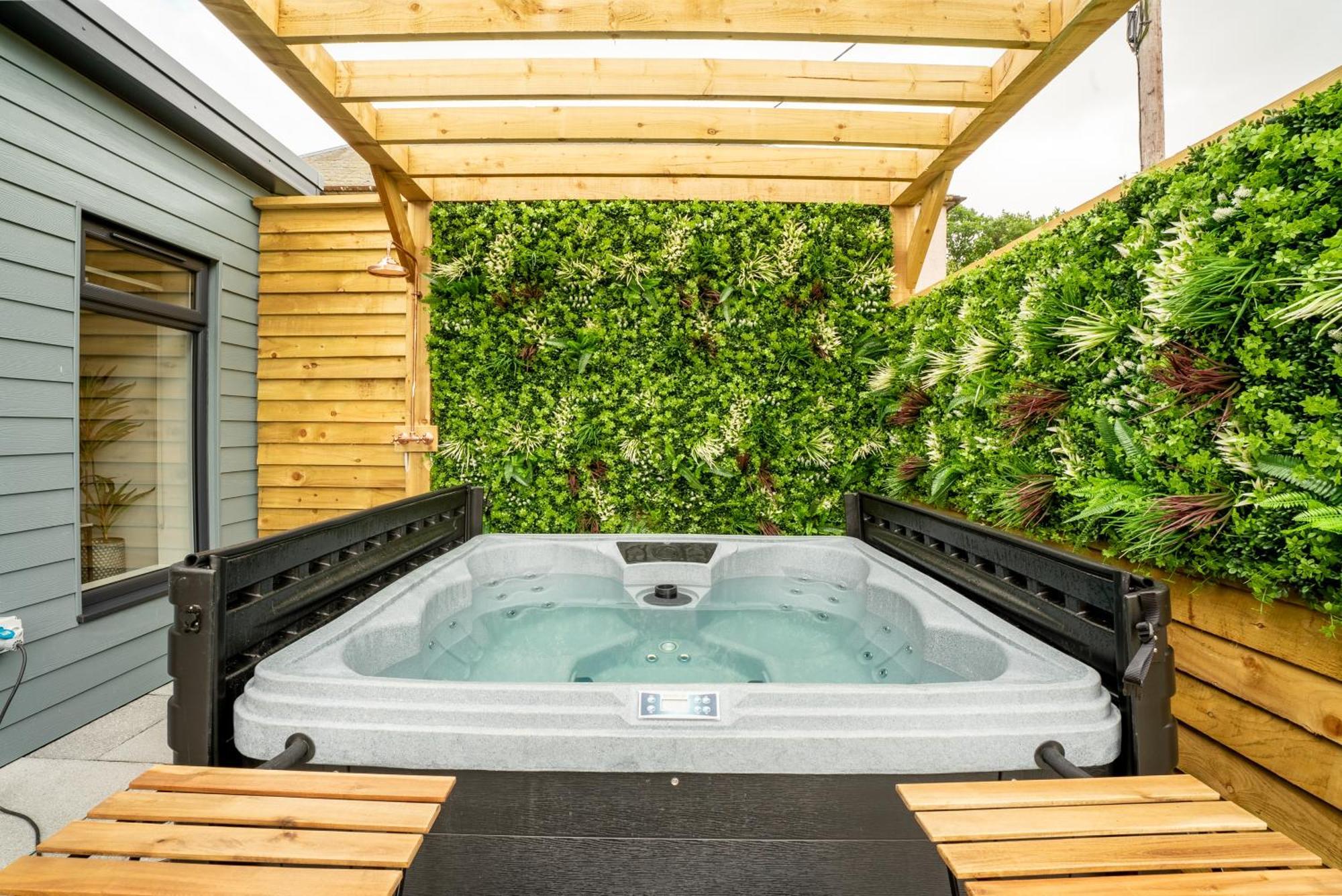 Cottage With Hot Tub Near Knockhill Saline Екстер'єр фото